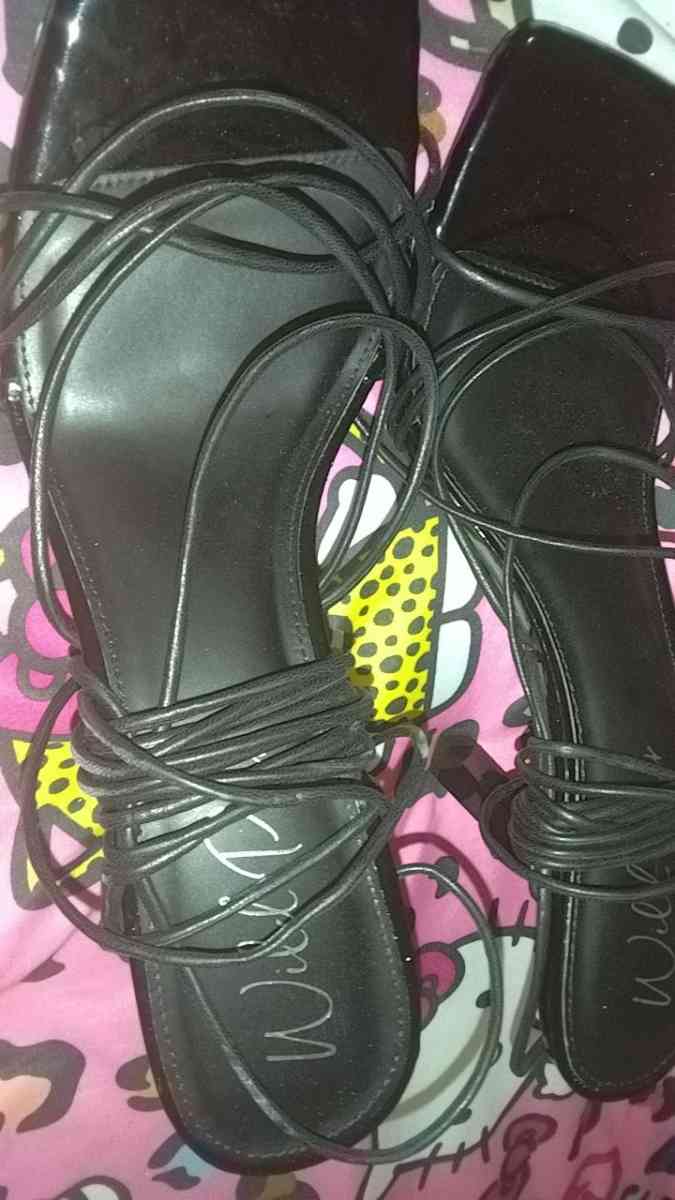 black high heels - San Antonio, Texas - FleaMarketBay
