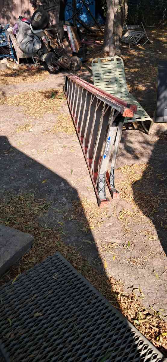 12 foot werner step ladder - Crowley, Texas - FleaMarketBay
