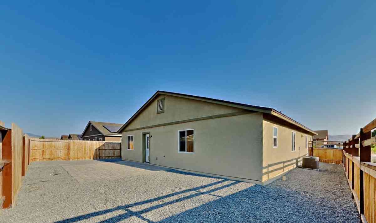 3 Bed 2 Bath House - Reno, Nevada - FleaMarketBay