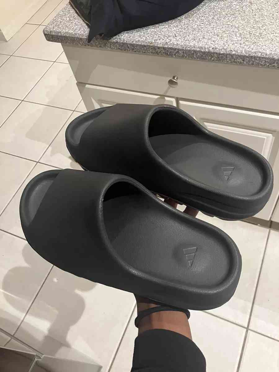 Yeezy Slides Dark Onyx all sizes
