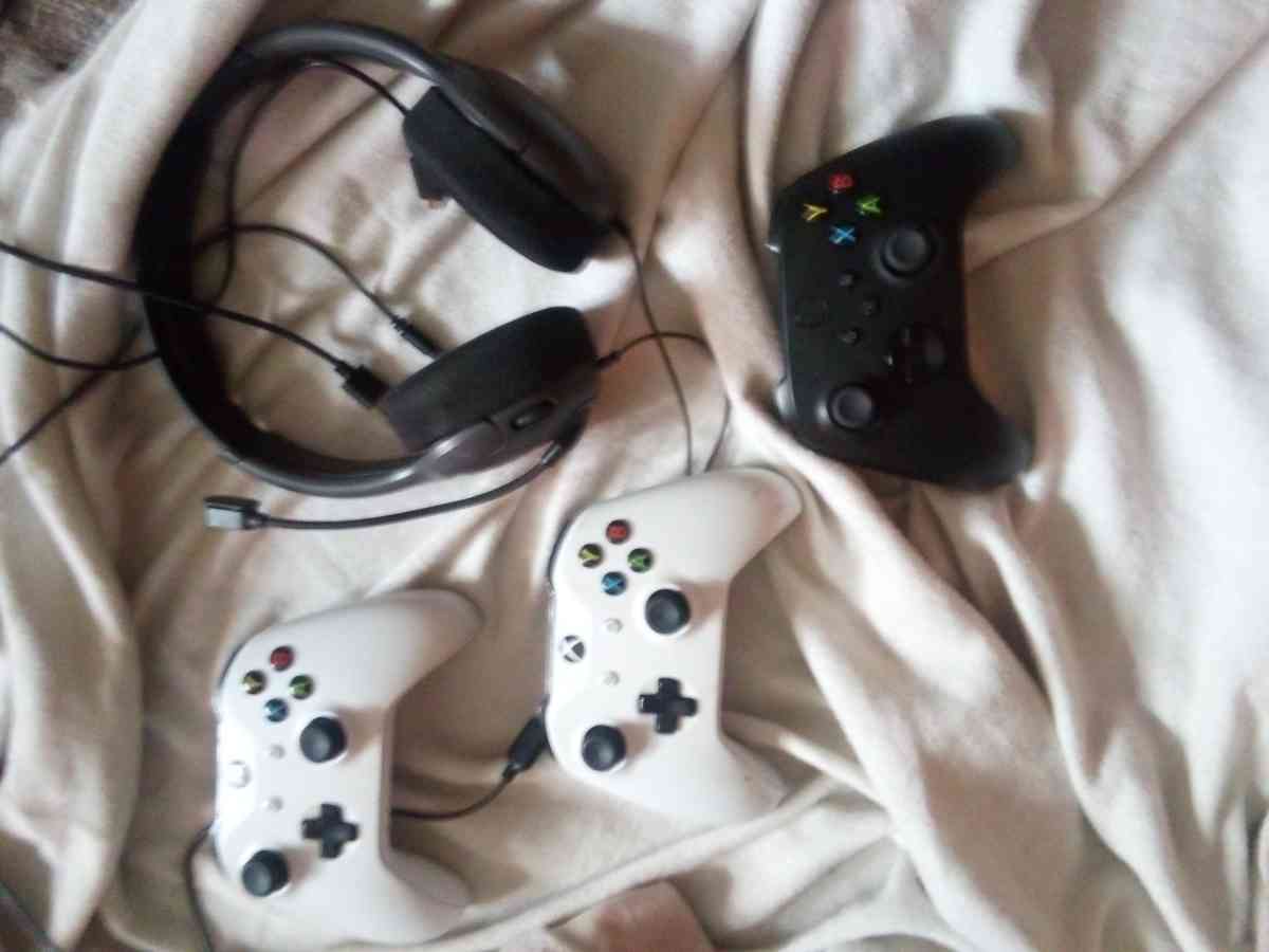 Xbox one s - Columbus, Ohio - FleaMarketBay