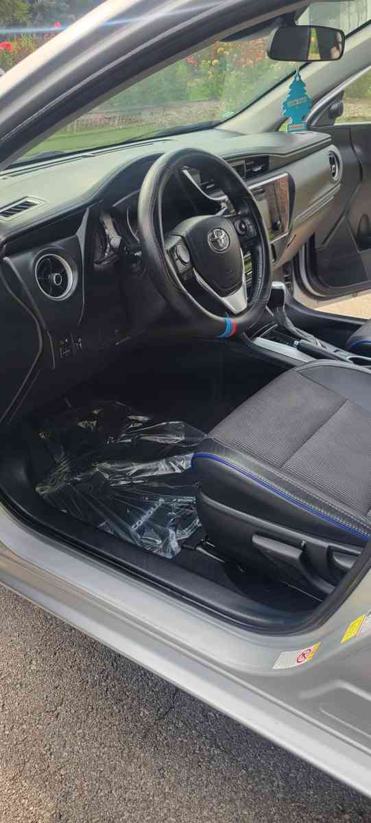 2018 Toyota Corolla Se - Fort Wayne, Indiana - FleaMarketBay