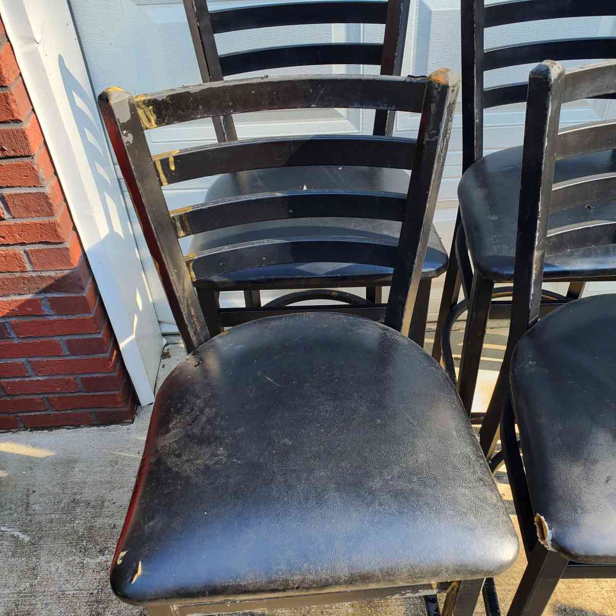 Metal Chairs  Bar Height W Cushioned Seats  RRR Furniture - Rock Island, Tennessee - FleaMarketBay