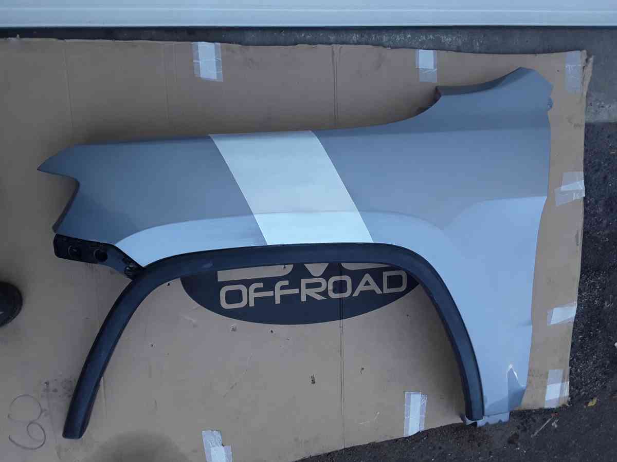 2015 Jeep Cherokee Limited left Front Fender OEM Like New - Williamstown, New Jersey - FleaMarketBay