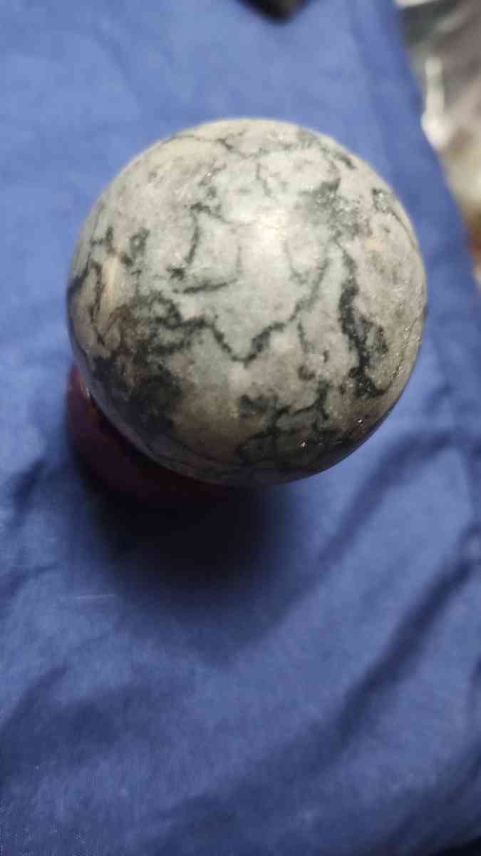 crystals and stones - Redmond, Oregon - FleaMarketBay