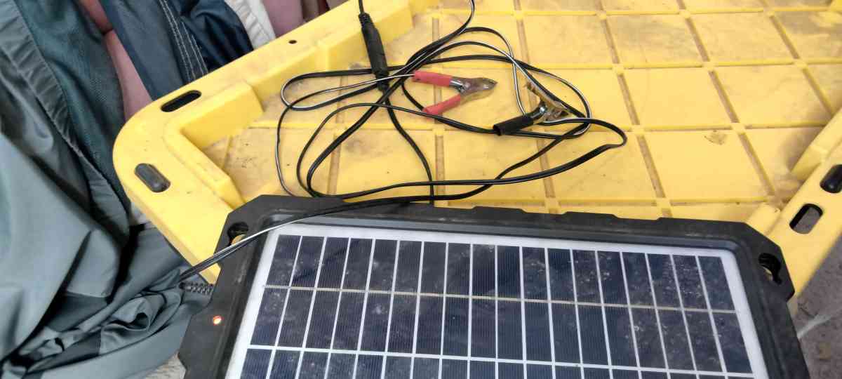 solar charger - Manteca, California - FleaMarketBay