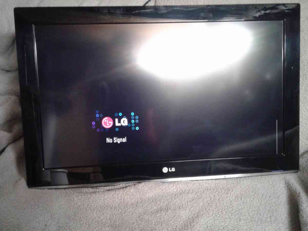 Real nice 32 LG TV - Sumter, South Carolina