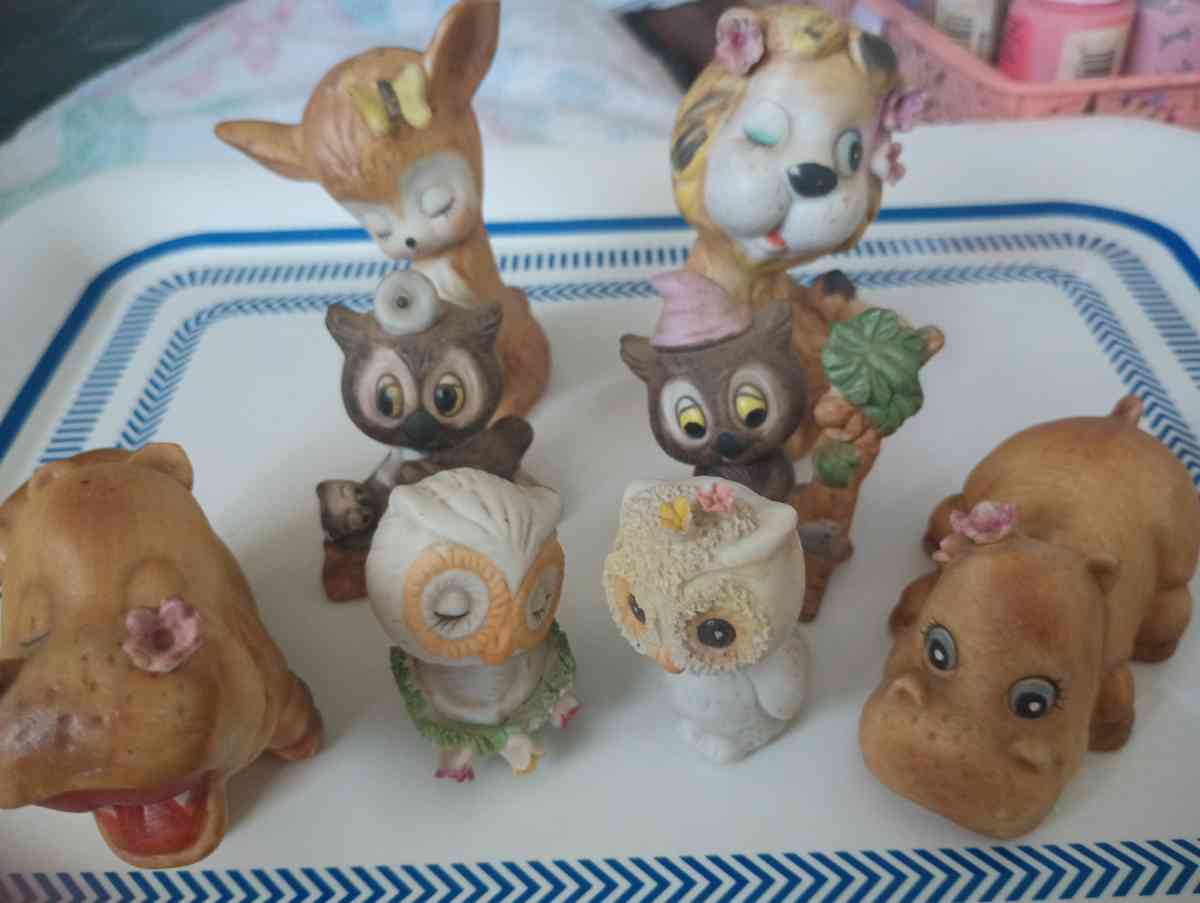 Eight adorable ceramic Nicnacks from Yosemite National Park - Bakersfield, California