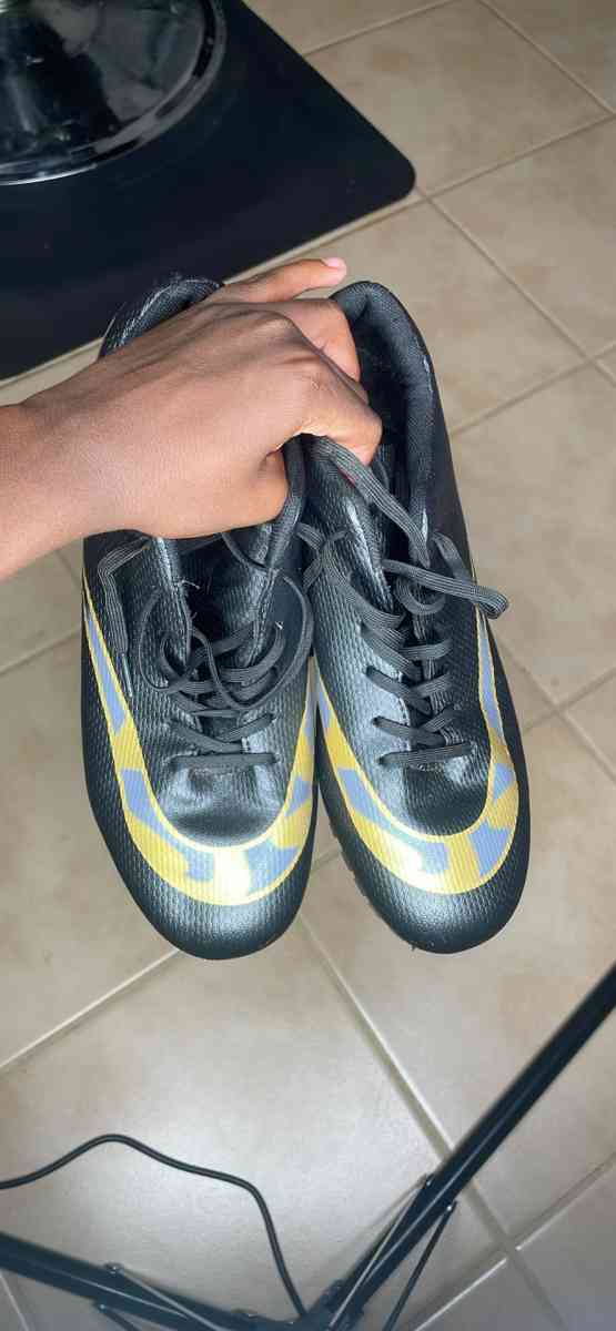 mens track spikes - Monmouth Junction, New Jersey - FleaMarketBay