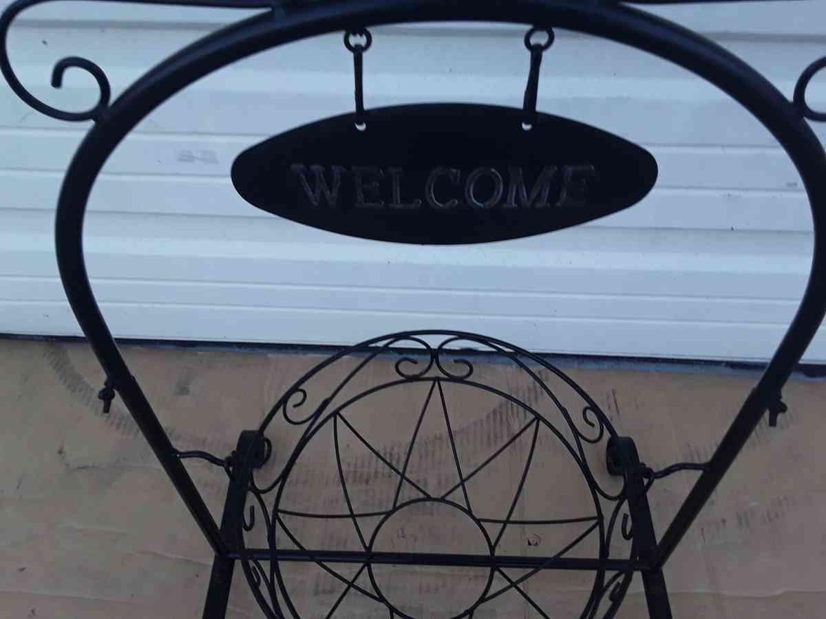 Nice Black Welcome Swing  Planter All Steel Like New - Williamstown, New Jersey - FleaMarketBay