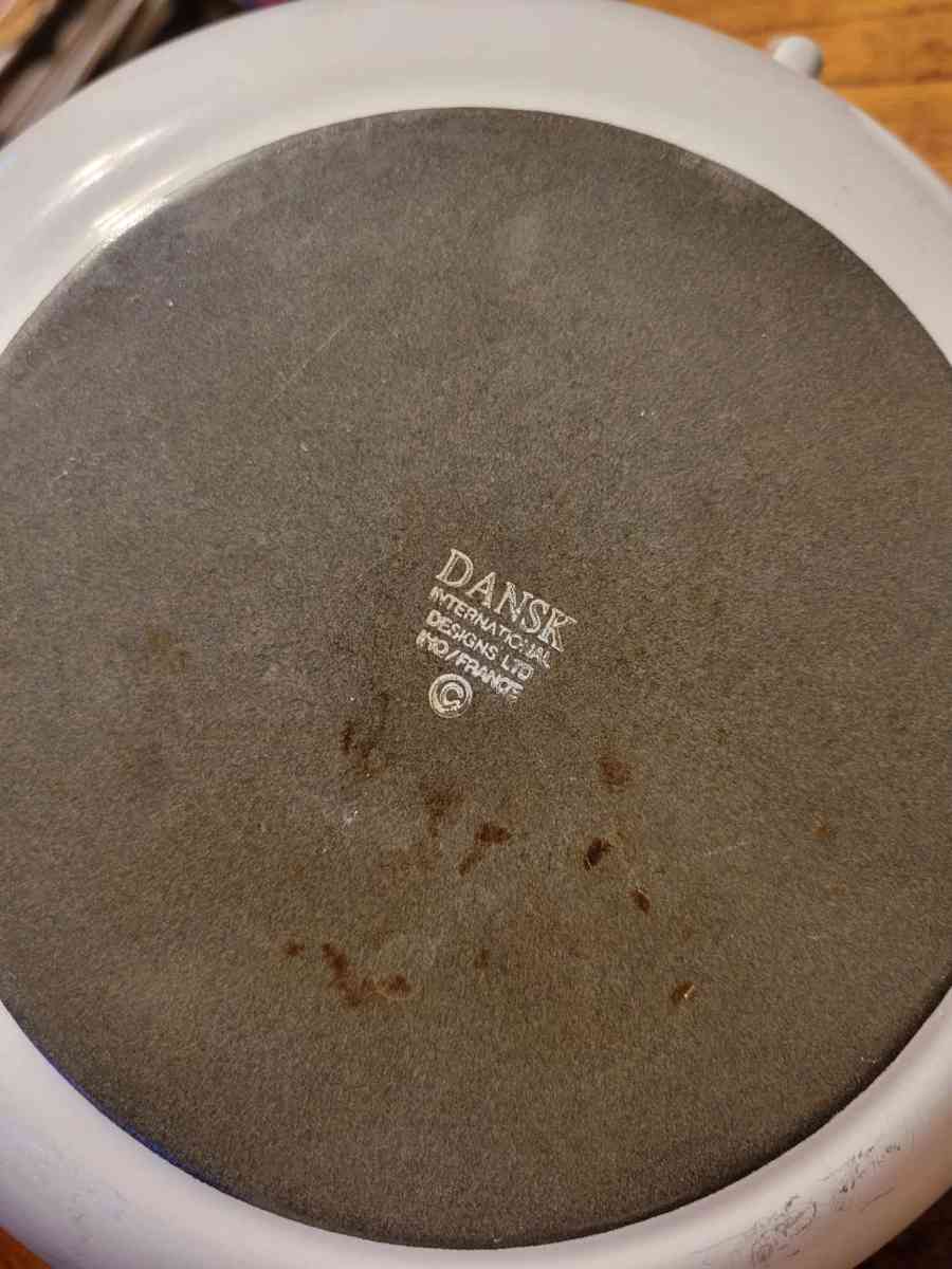 Vintage pot - Saint Petersburg, Florida - FleaMarketBay