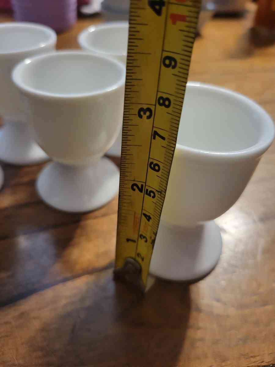 Set of 5 white cermaic egg holders - Saint Petersburg, Florida - FleaMarketBay