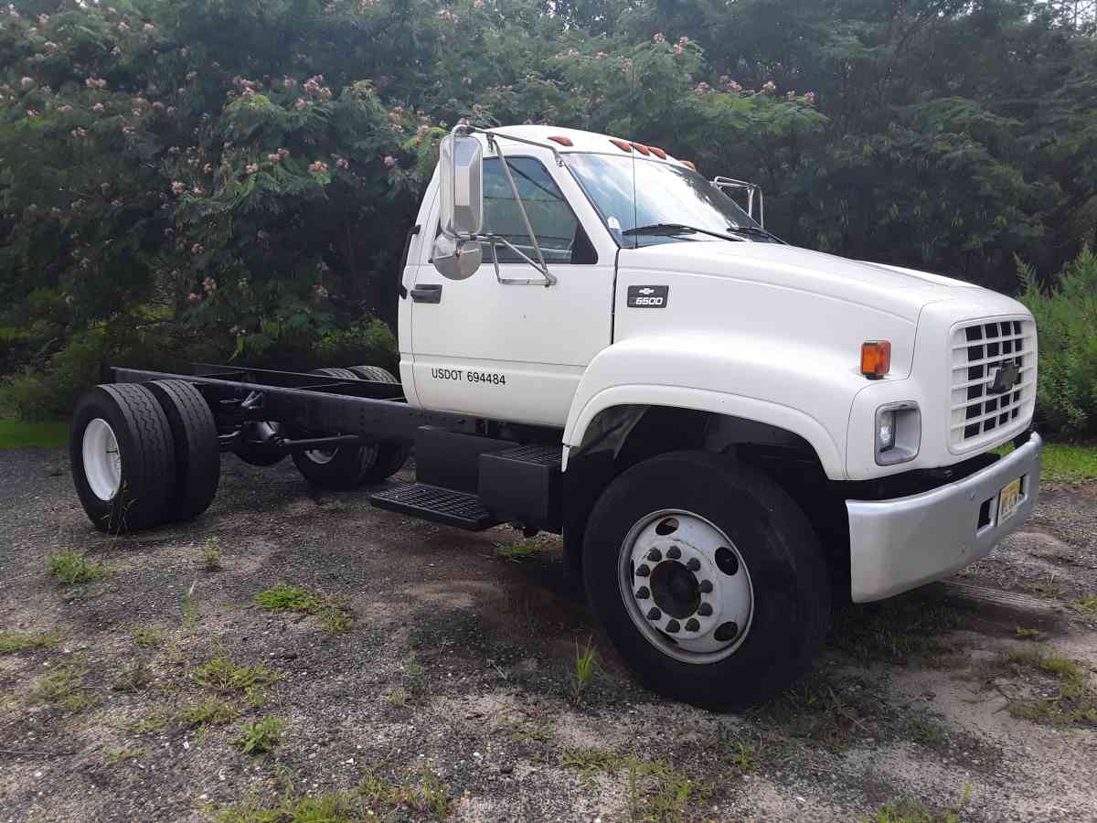1998 Chevy C650 Cab Chassis Cat Motor 5 Speed One Owner - Williamstown, New Jersey - FleaMarketBay