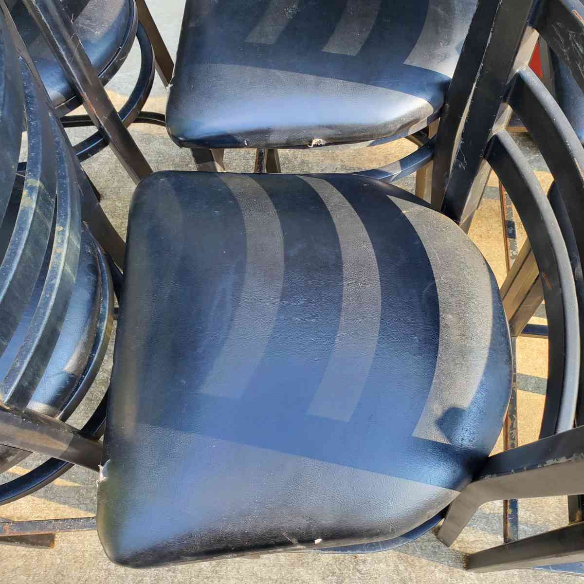 Metal Chairs  Bar Height W Cushioned Seats  RRR Furniture - Rock Island, Tennessee - FleaMarketBay