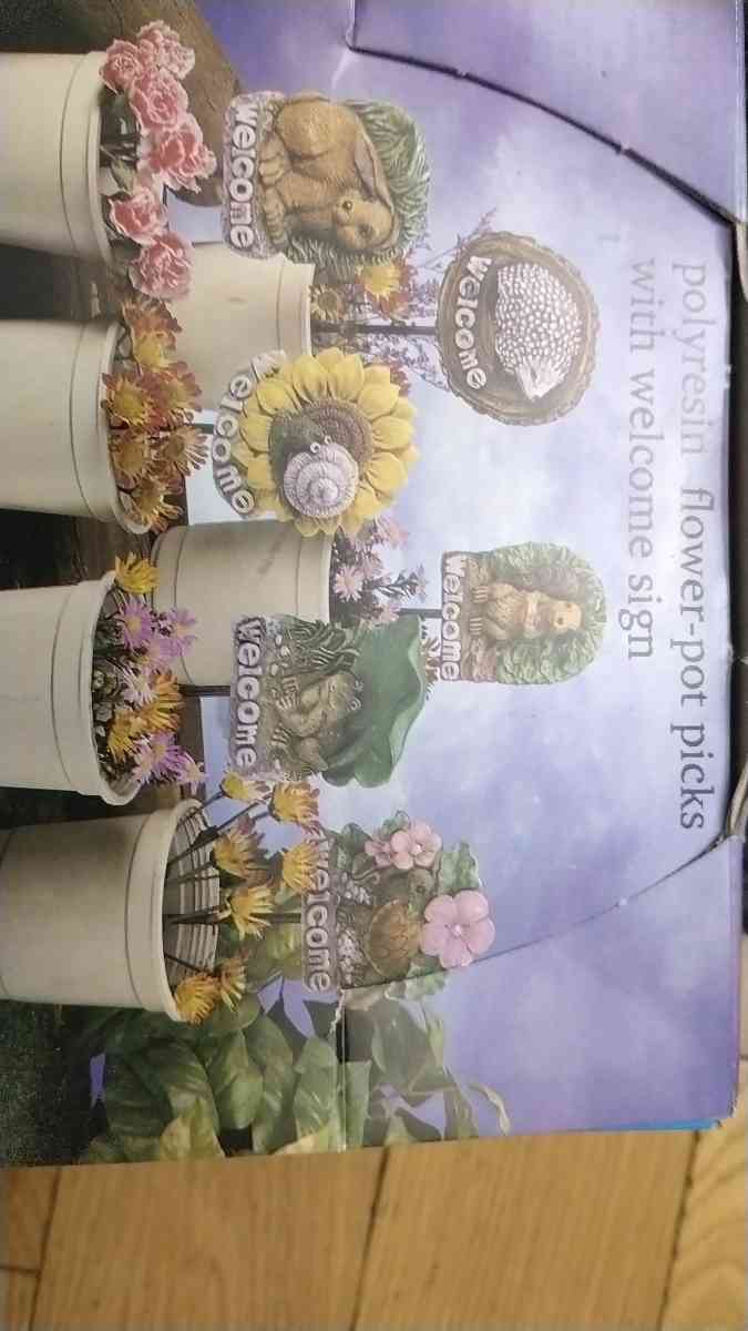 welcome signs for your front yard of a house - Jamaica, New York - FleaMarketBay