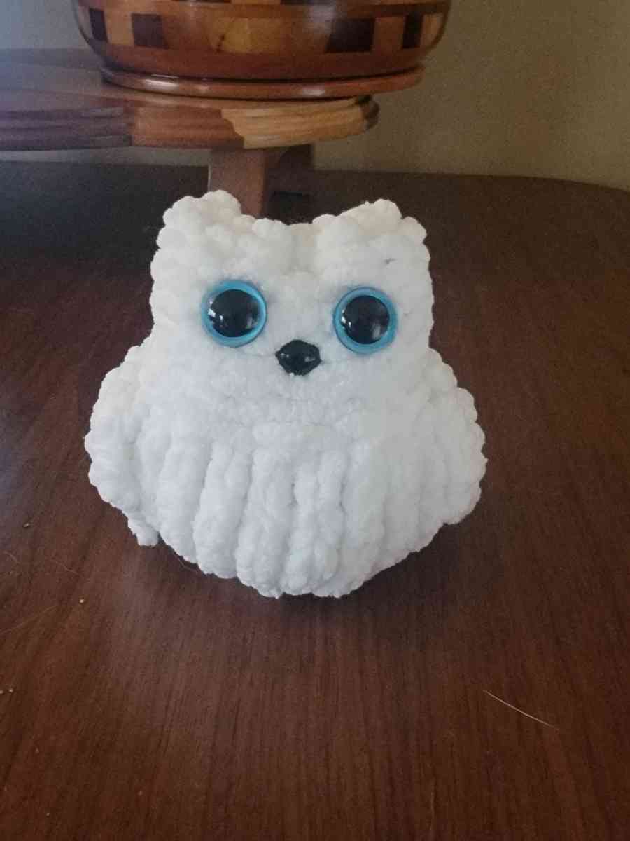Small knitted Owl Stuffed Animal - Minneota, Minnesota - FleaMarketBay