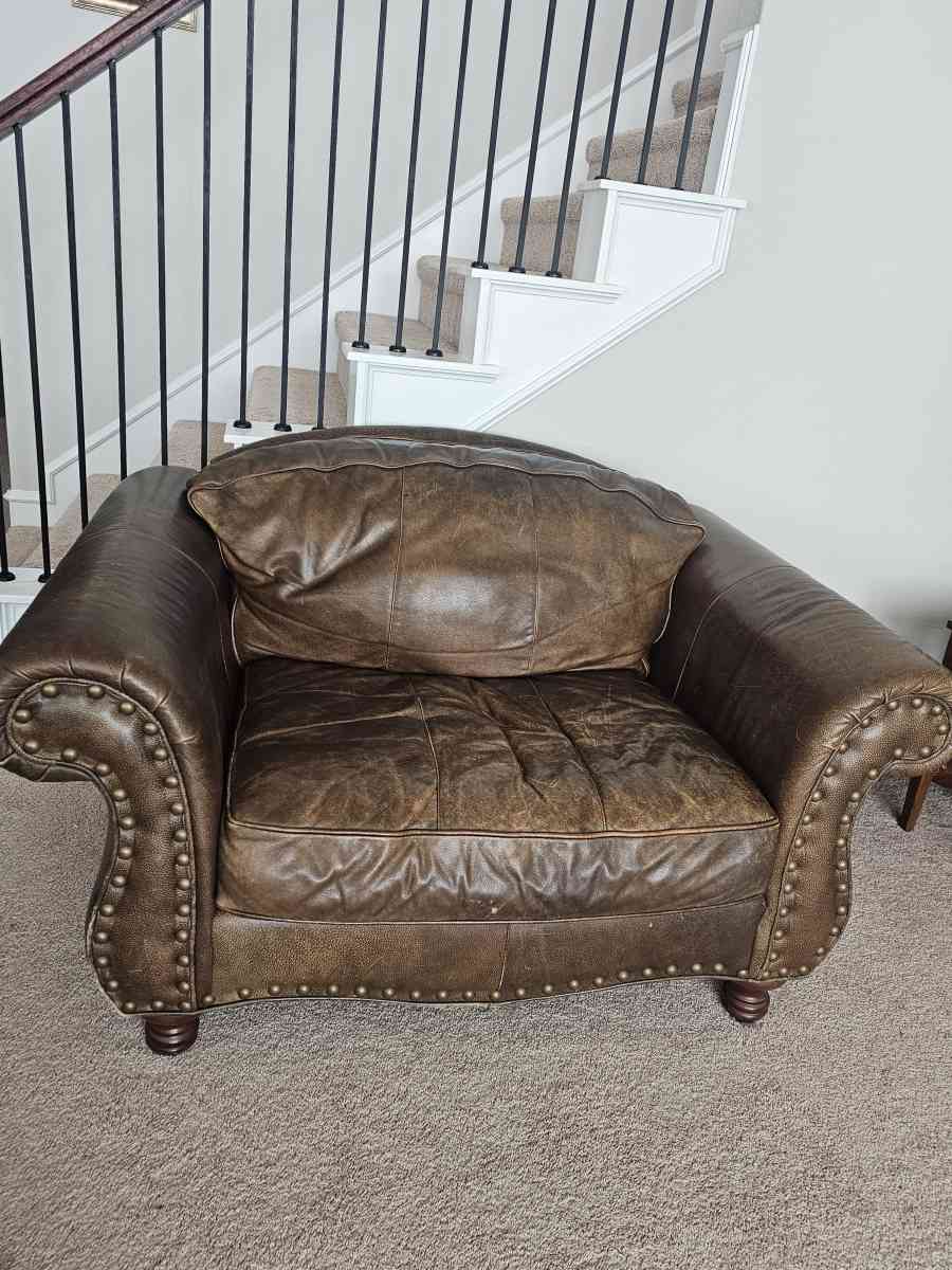 leather sofa with matching chair and ottoman - Denton, Texas - FleaMarketBay