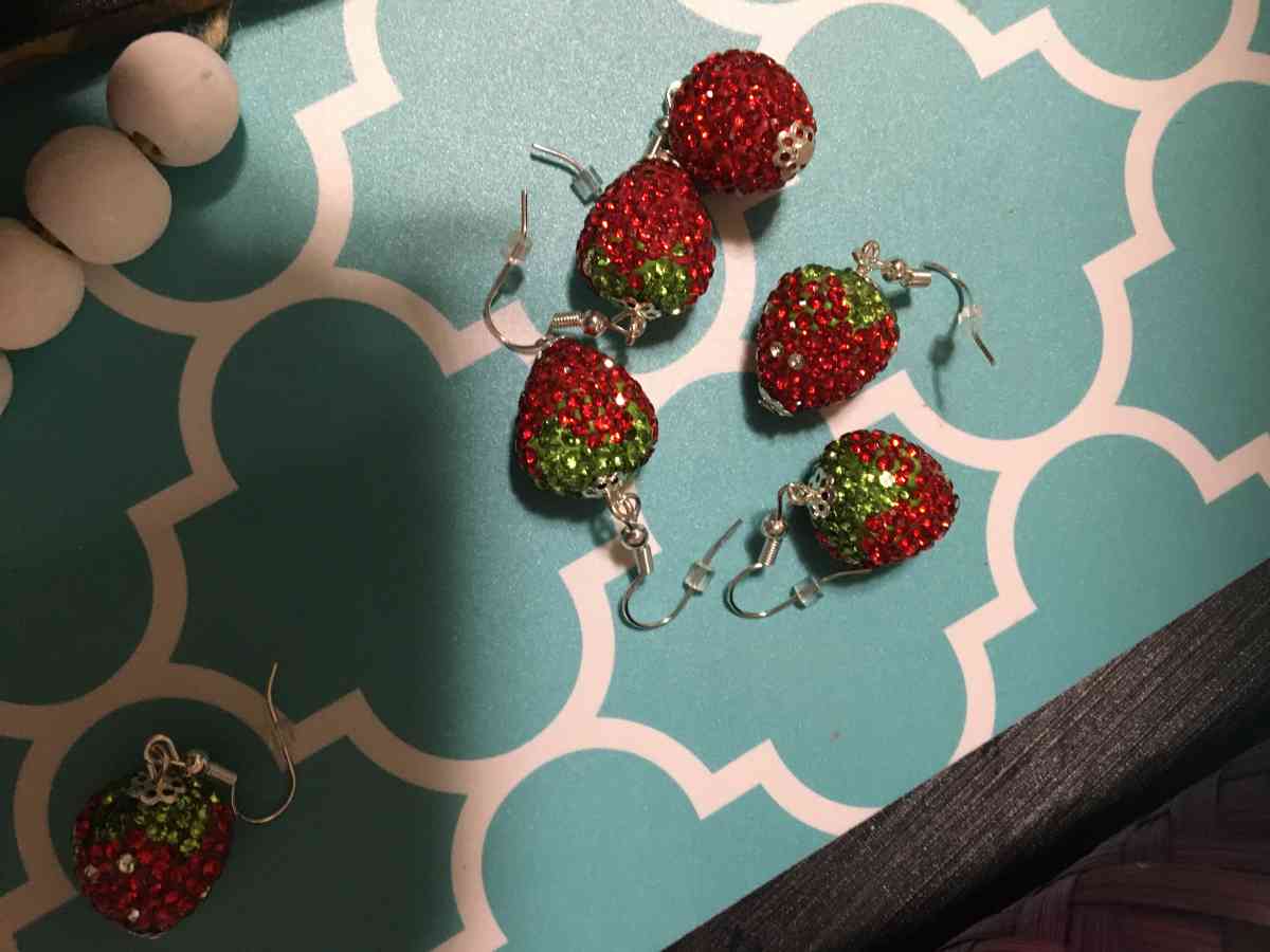 sweet summertime strawberry earrings - Fredericksburg, Virginia
