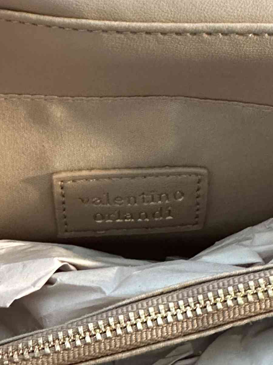 Shoulder Bag - Porterville, California - FleaMarketBay