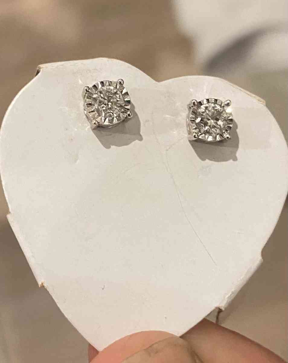 Diamond earrings - Scottsdale, Arizona