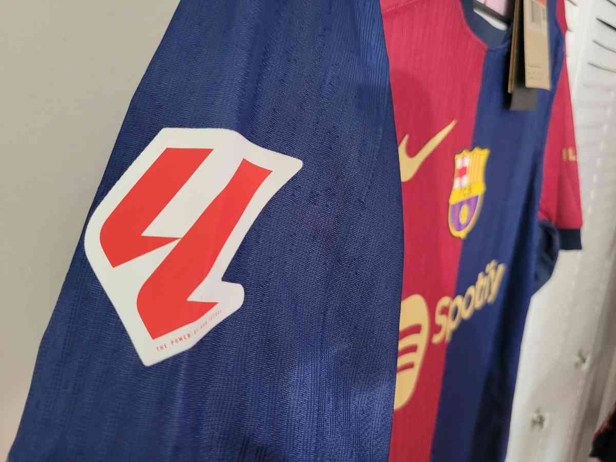 FC Barcelona Jersey Soccer 2025 Player Version Size M Gavi - Miami, Florida - FleaMarketBay