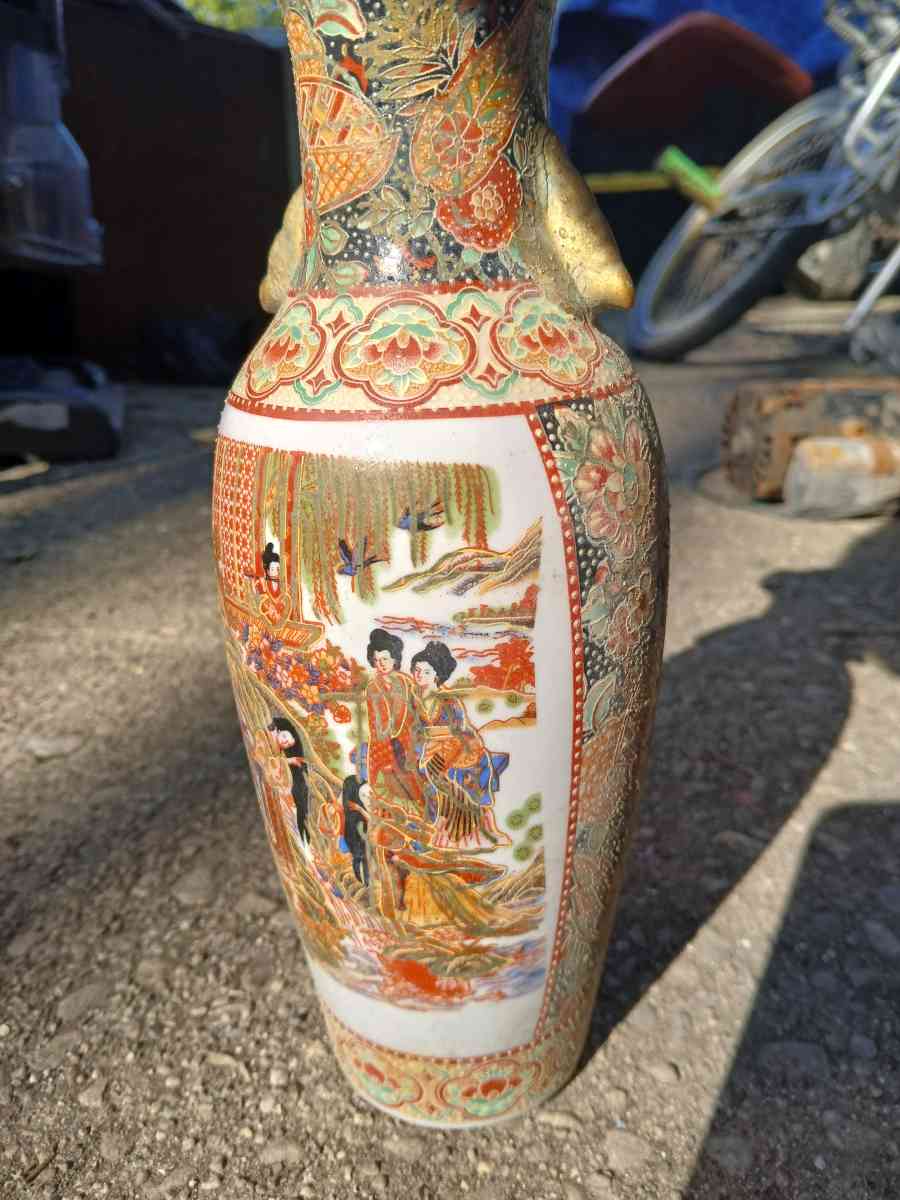 Japanese Satsuma Porcelain Vase - Dayton, Ohio - FleaMarketBay