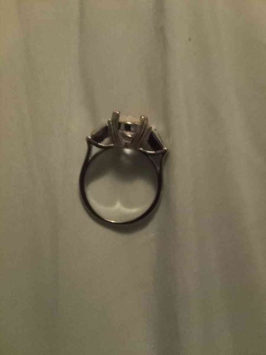 fake diamond ring size 11 - Cleveland, Ohio - FleaMarketBay