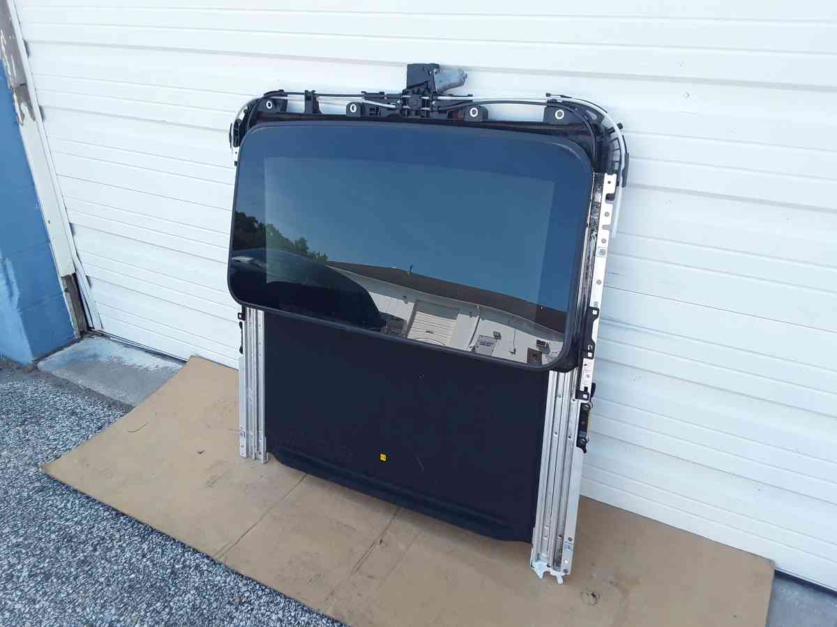 Nice 2014 Toyota Camry Sunroof Assembly OEM Factory Like New - Williamstown, New Jersey - FleaMarketBay