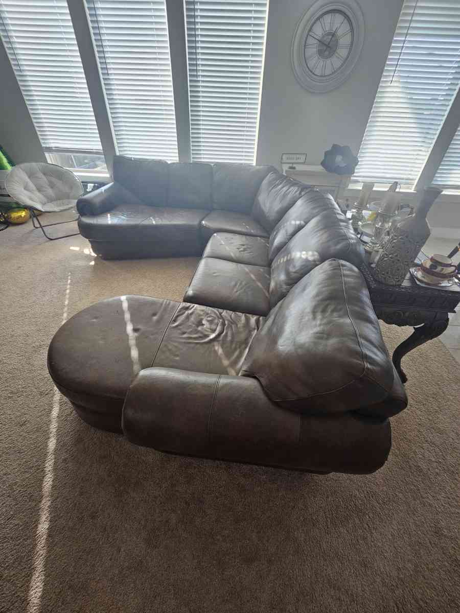 leather sofa with matching chair and ottoman - Denton, Texas - FleaMarketBay