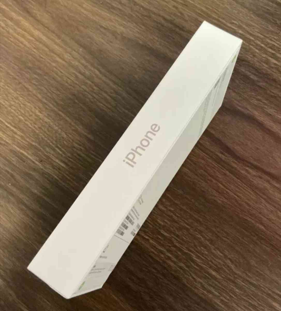 16 Pro Max 256GB ATT CRICKET - Oklahoma City, Oklahoma - FleaMarketBay