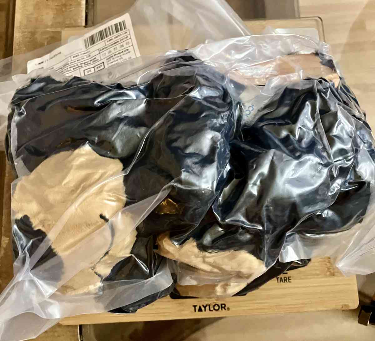 20 inch black bear plush - Grand Terrace, California - FleaMarketBay