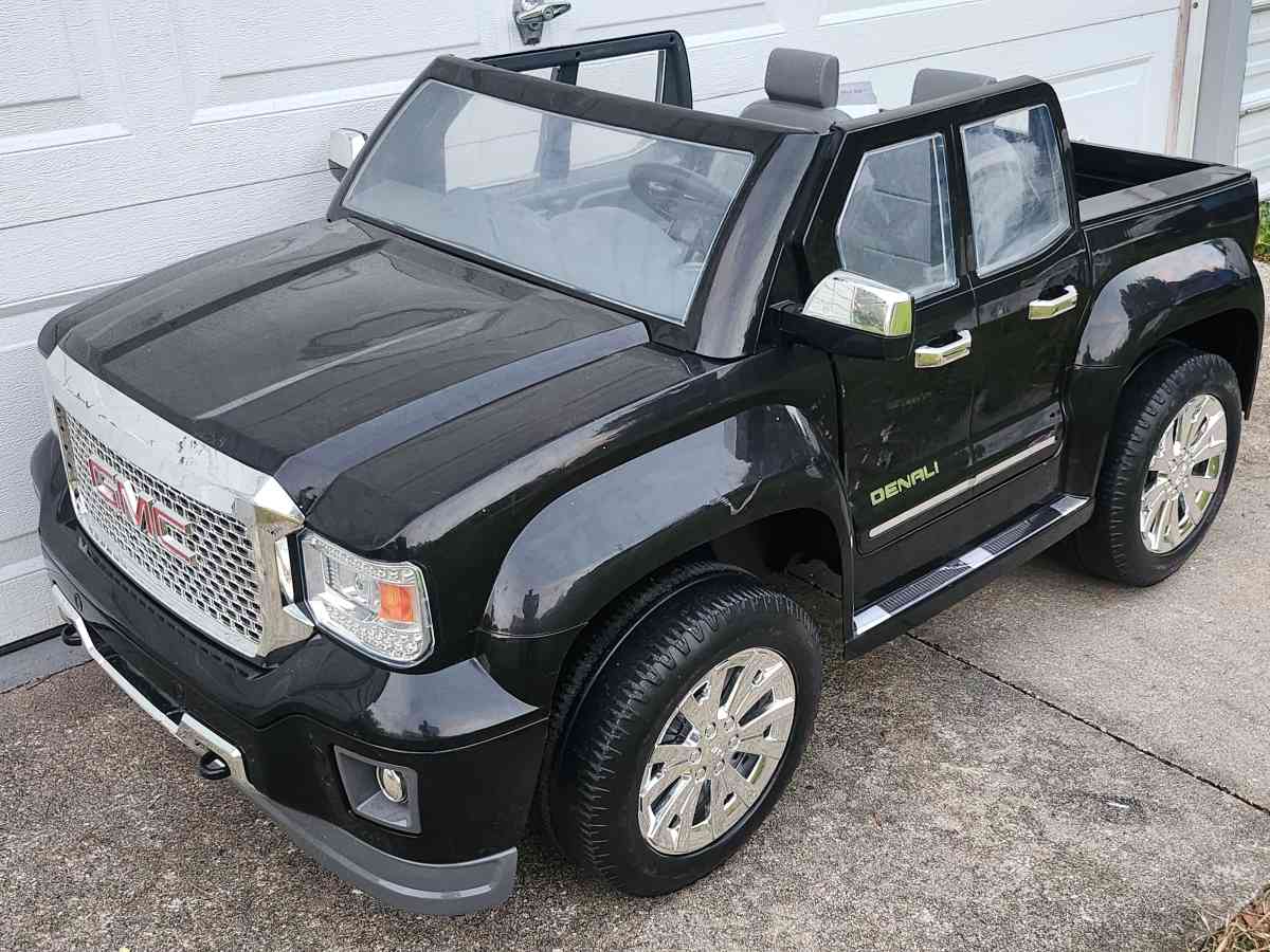 GMC Sierra 12V Ride On Power Wheels
