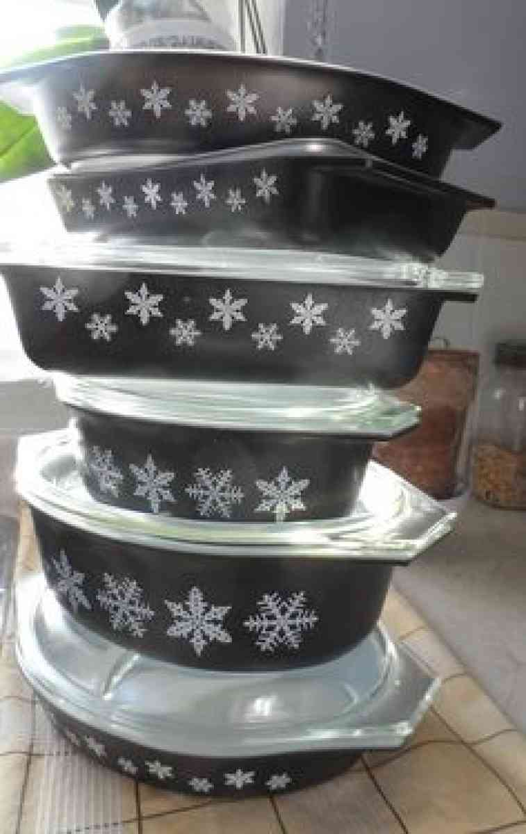 black and white Pyrex set - Columbus, Ohio