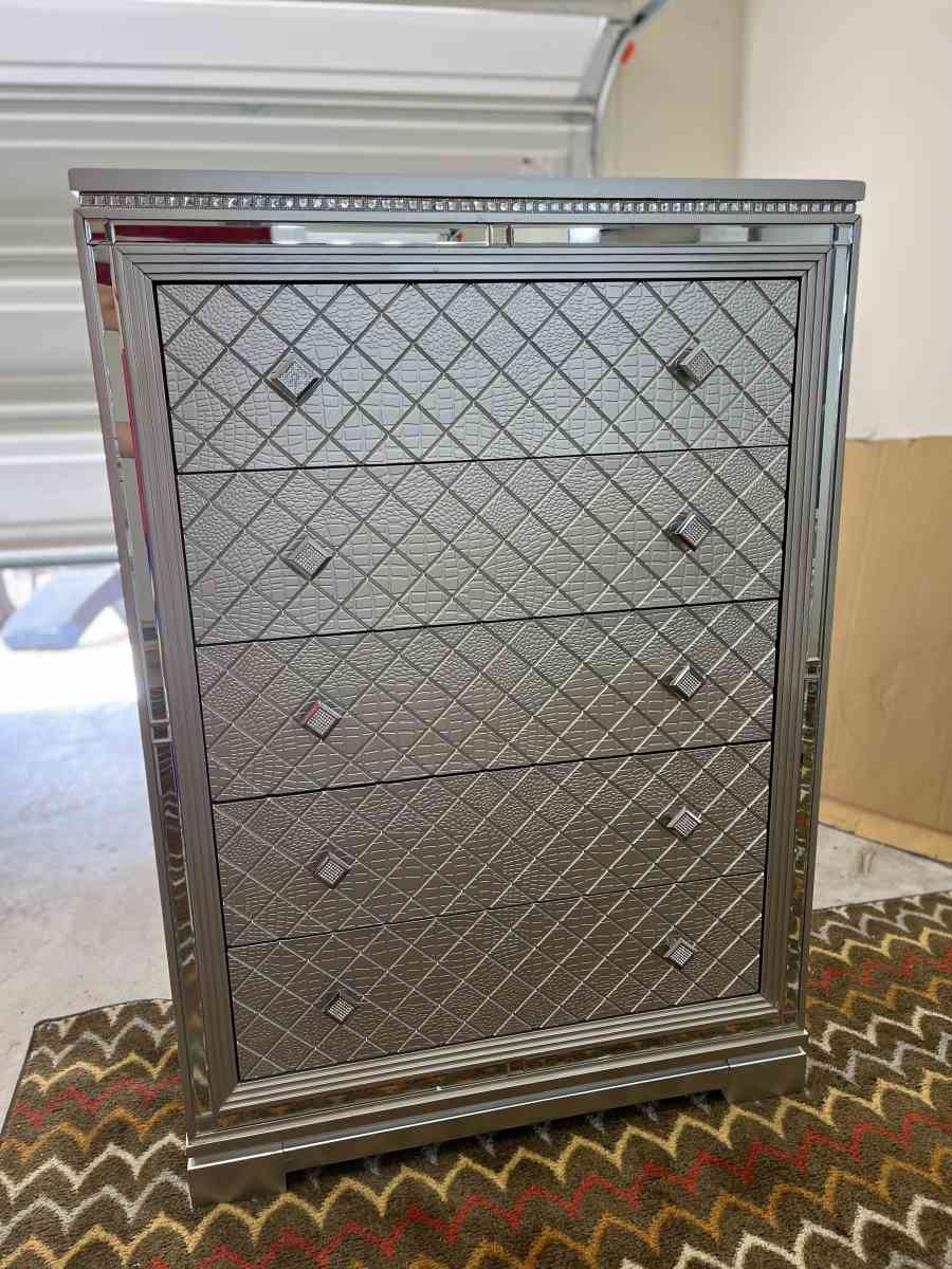 Queen size bedroom set - Howe, Texas