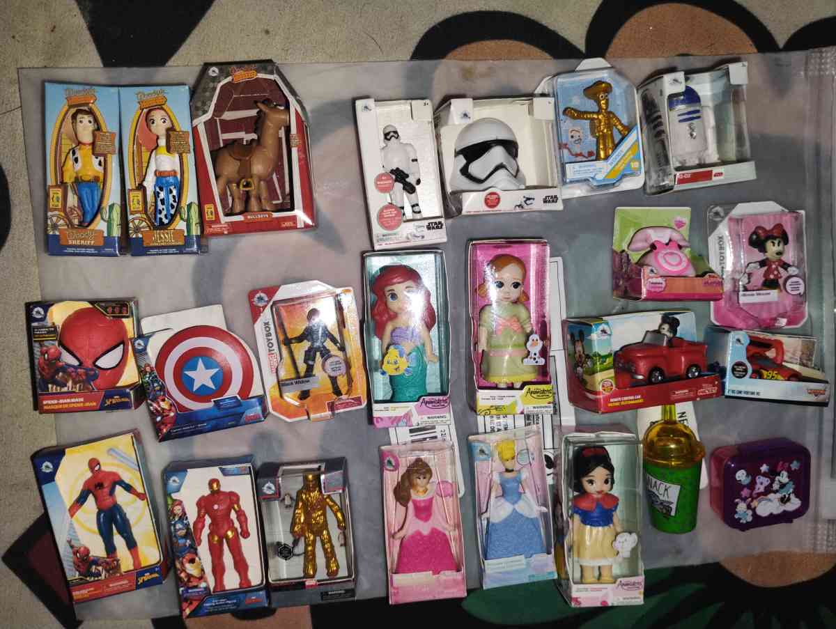 New mini figurines - Dallas, Texas - FleaMarketBay