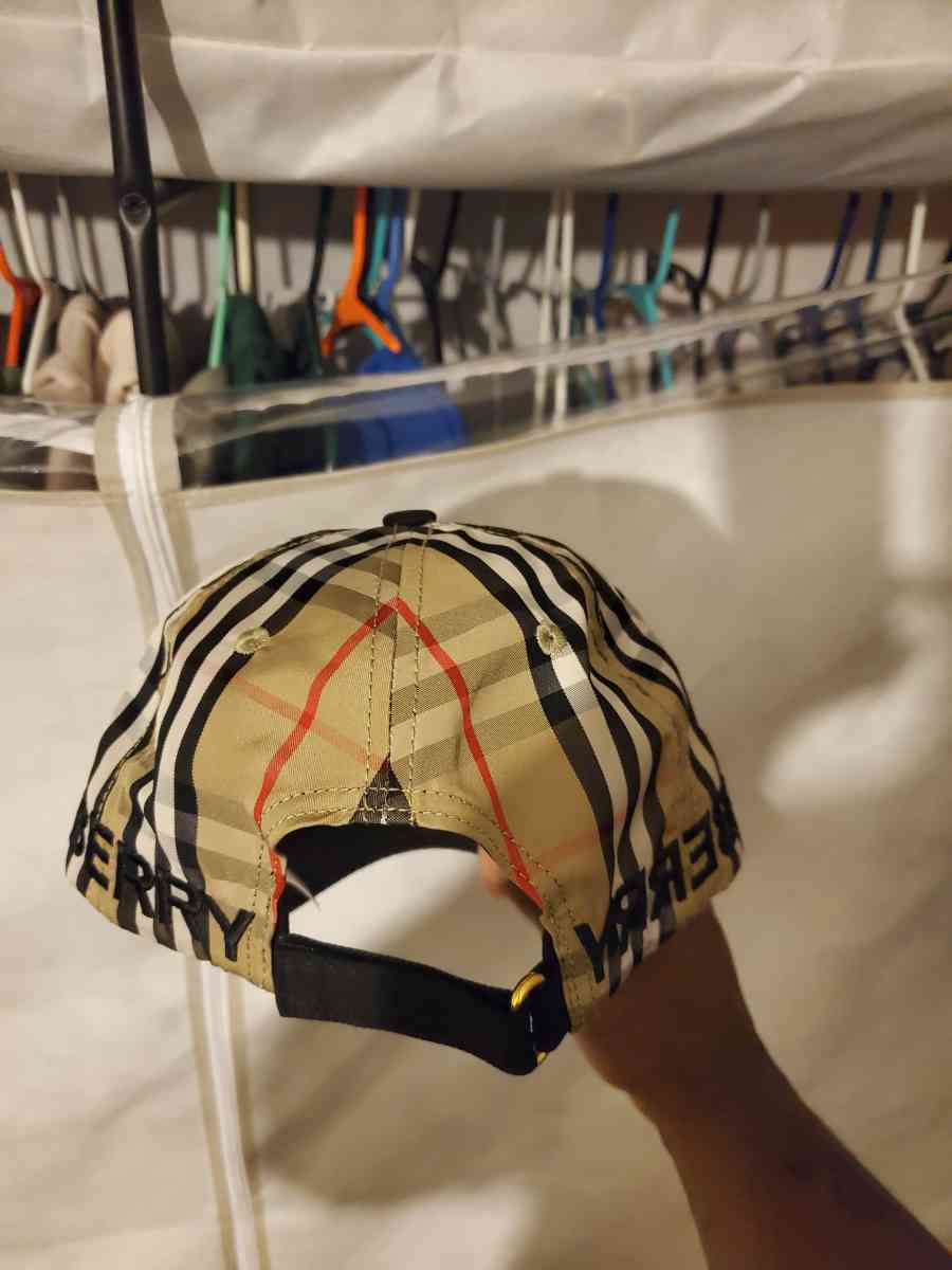 Burberry logo hat - Chester, Virginia - FleaMarketBay