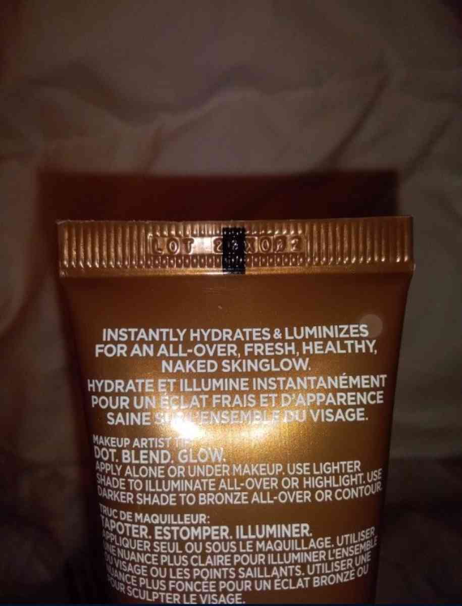 LOreal Lumi True Match Glotion 904 - Arlington Heights, Illinois - FleaMarketBay