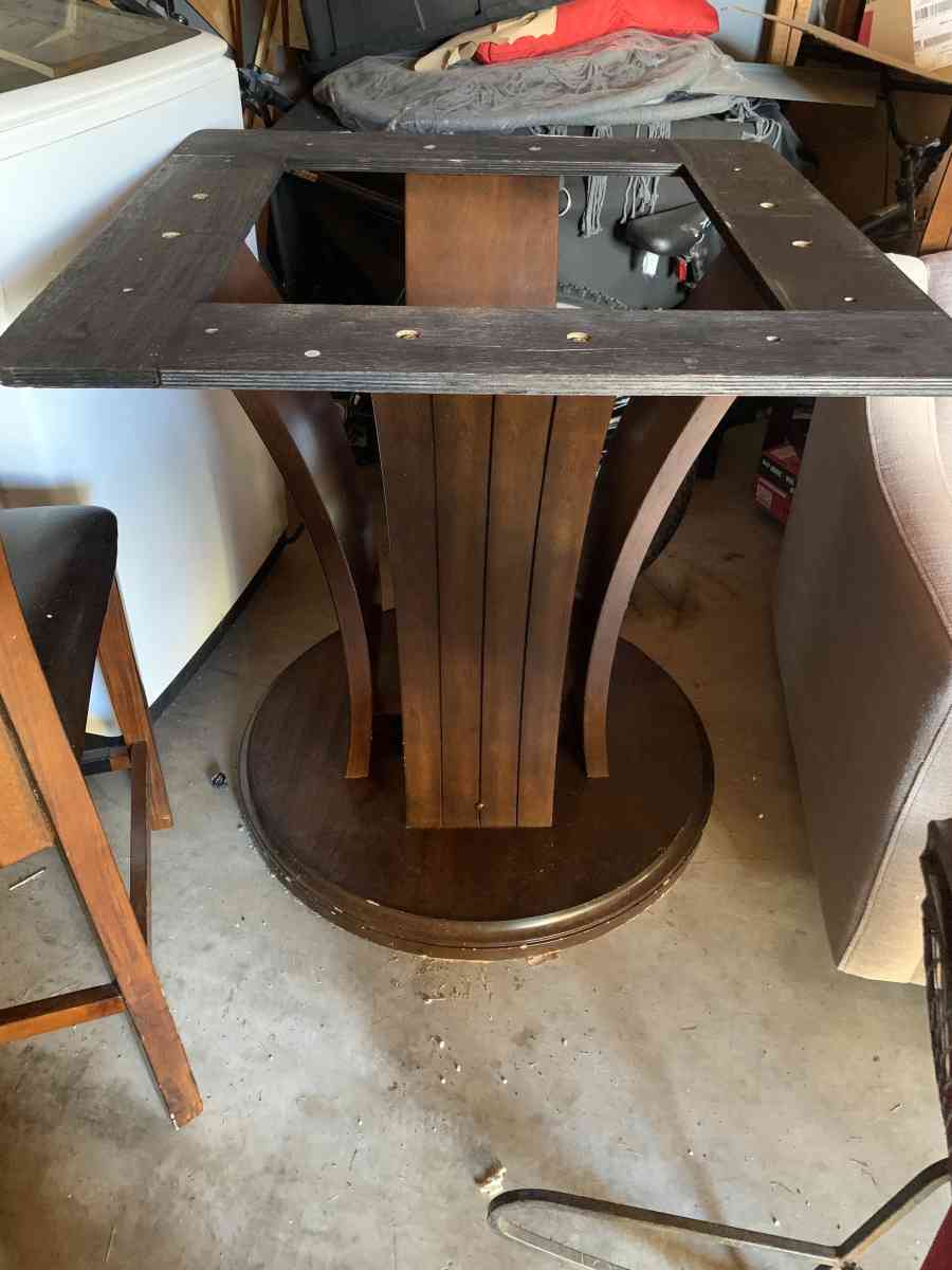 round wood table - Katy, Texas - FleaMarketBay