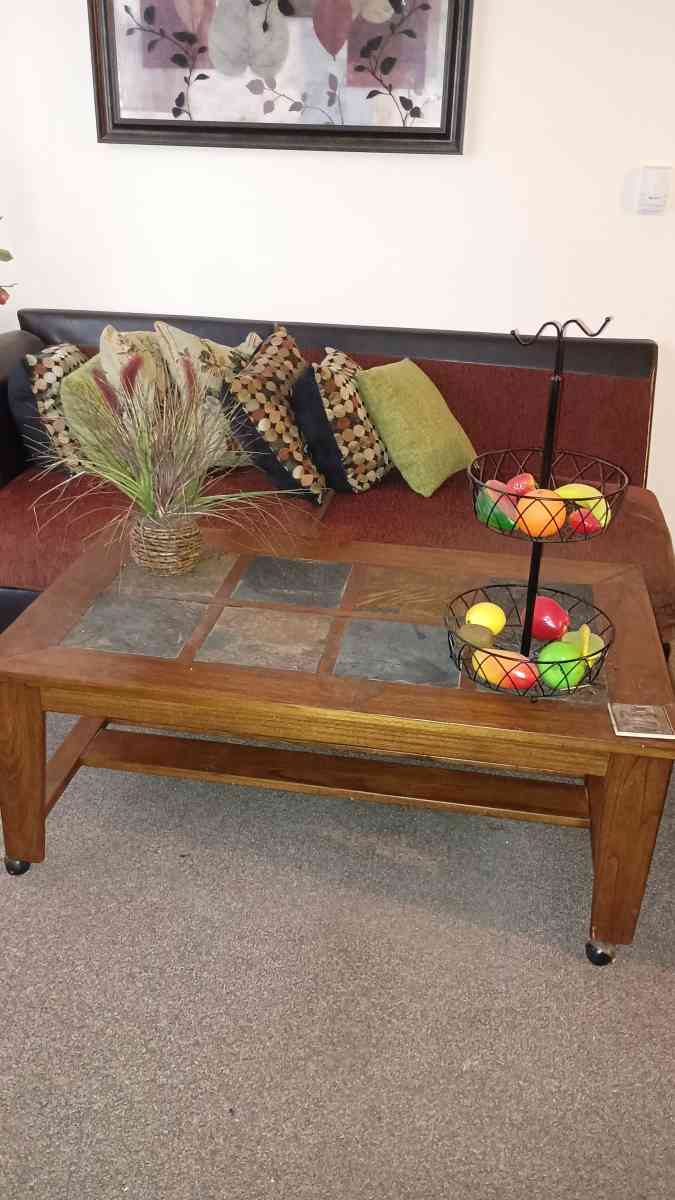 coffee table from Illinois - Zion, Illinois - FleaMarketBay