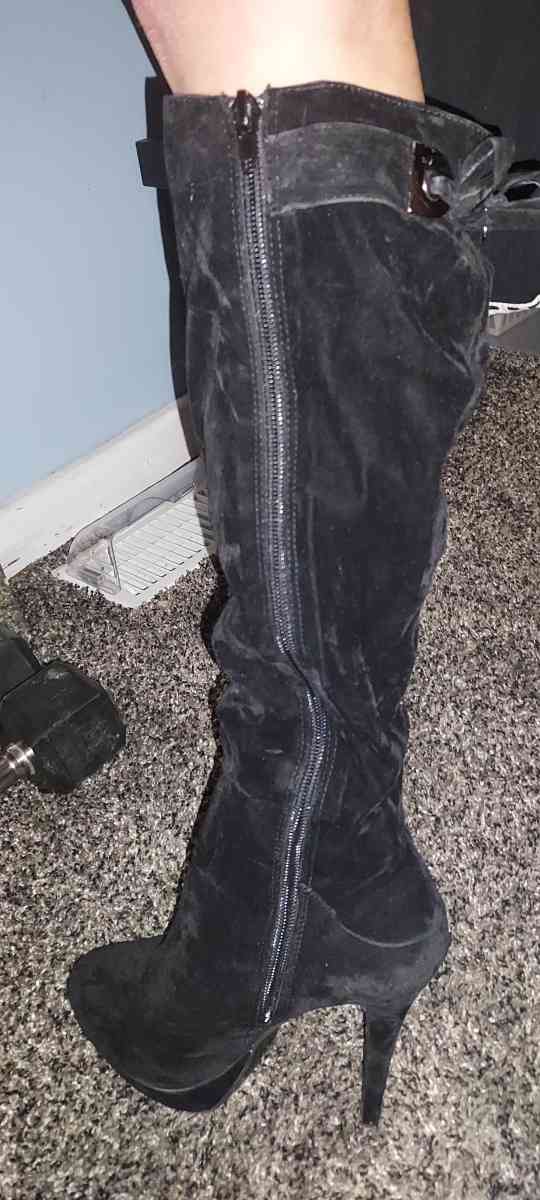 Boots - Vandalia, Ohio - FleaMarketBay