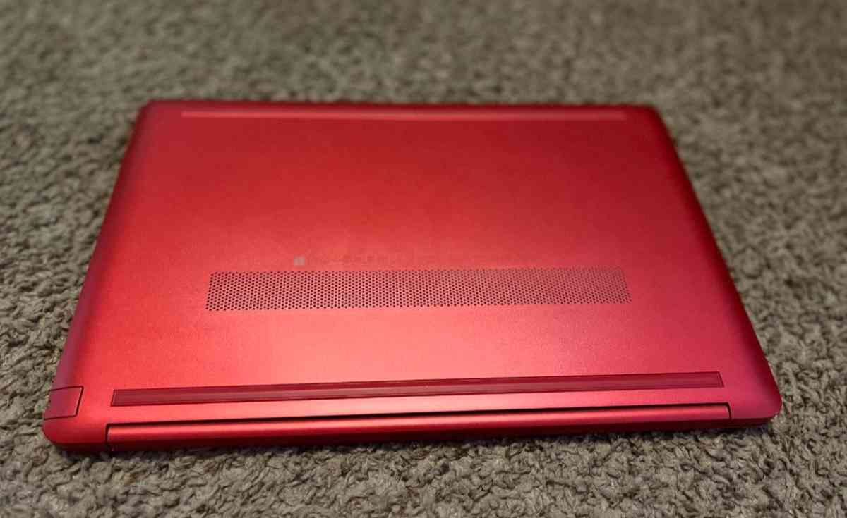 Red Hp Laptop - Magnolia, Texas - FleaMarketBay
