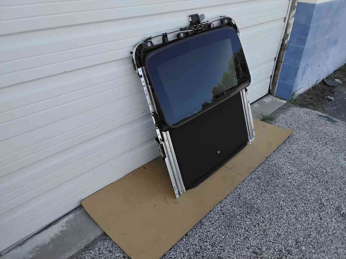 Nice 2014 Toyota Camry Sunroof Assembly OEM Factory Like New - Williamstown, New Jersey - FleaMarketBay