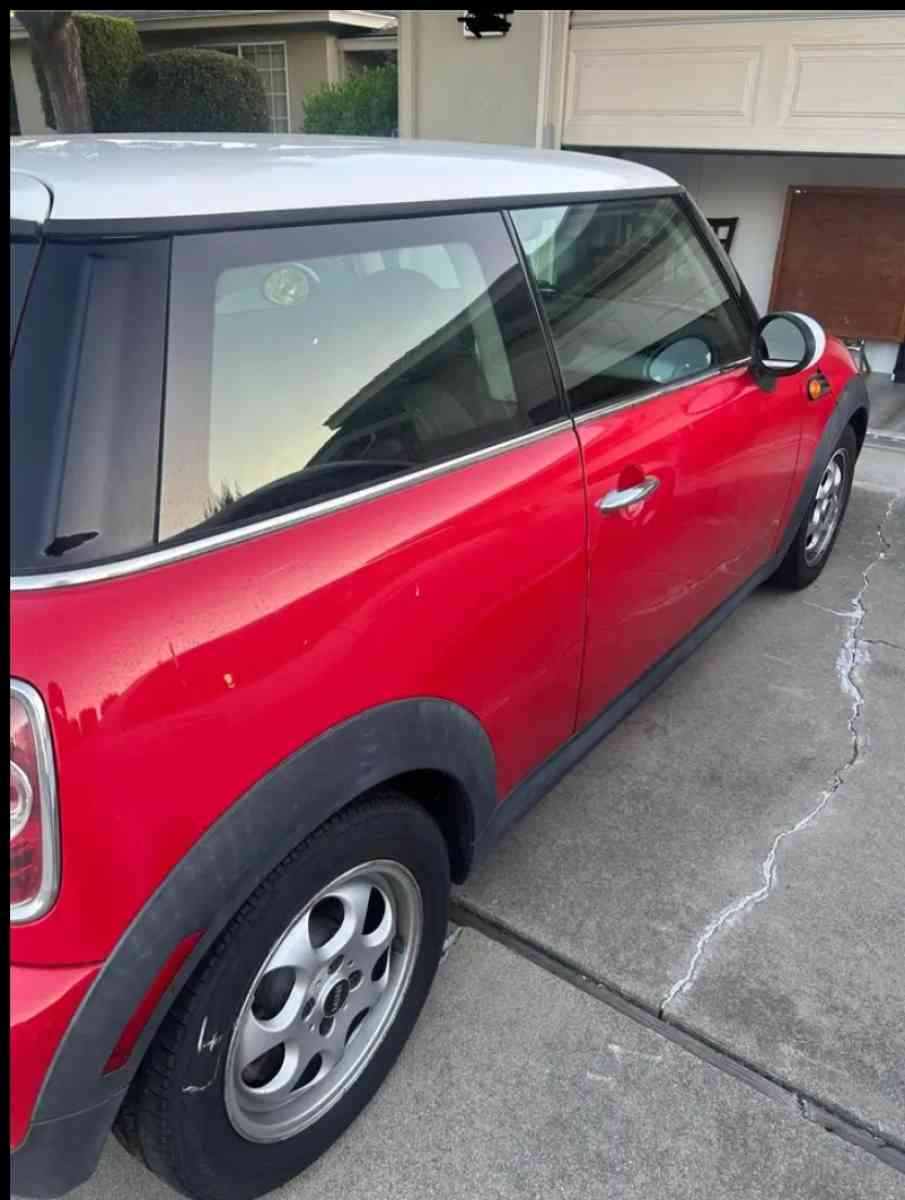 mini cooper hatchback 2D - California City, California - FleaMarketBay
