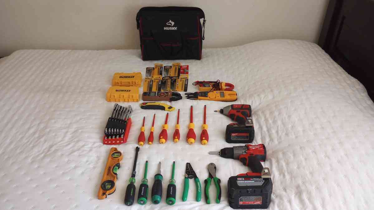 Electrician Tools - Los Angeles, California - FleaMarketBay