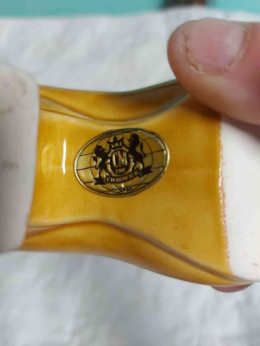 collectible glass shoe - Hartley, Iowa