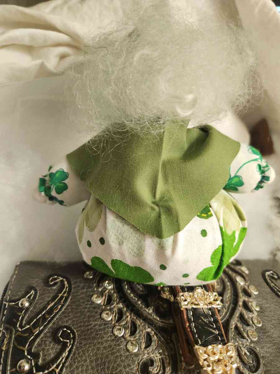 miss lucky pin cushion - Stockton, California - FleaMarketBay