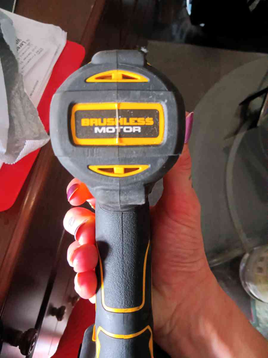 DeWalt drill - Cincinnati, Ohio - FleaMarketBay