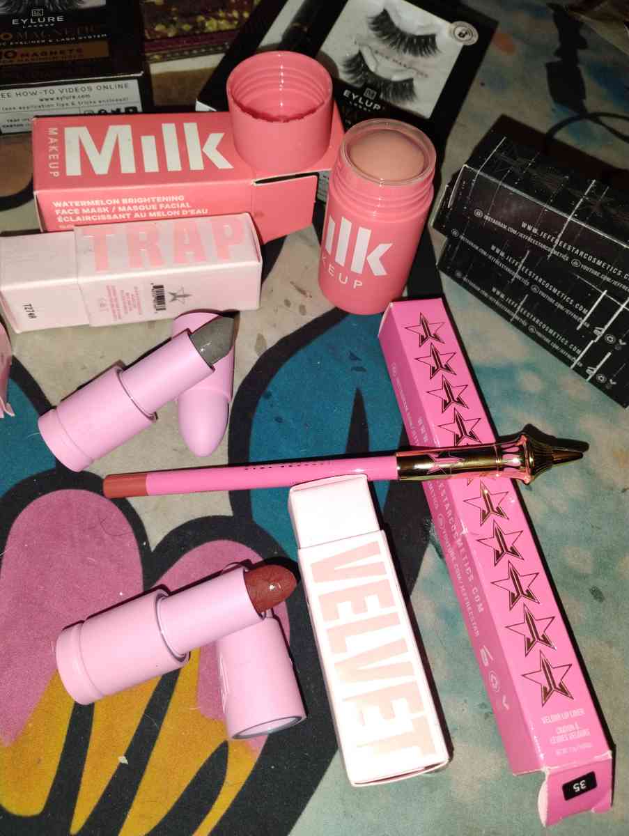 Brand name Makeup for the Low Jeffrey Star Mac Anastasia - Dallas, Texas - FleaMarketBay