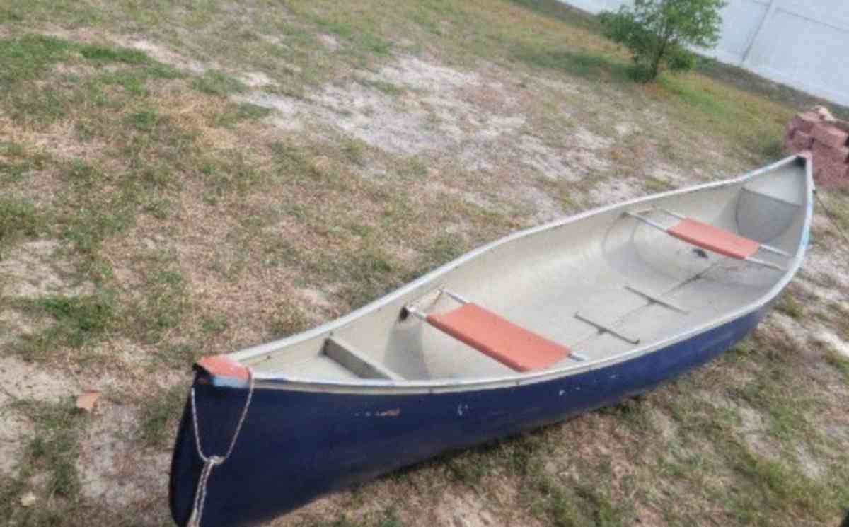 Canoe - Hudson, Florida - FleaMarketBay