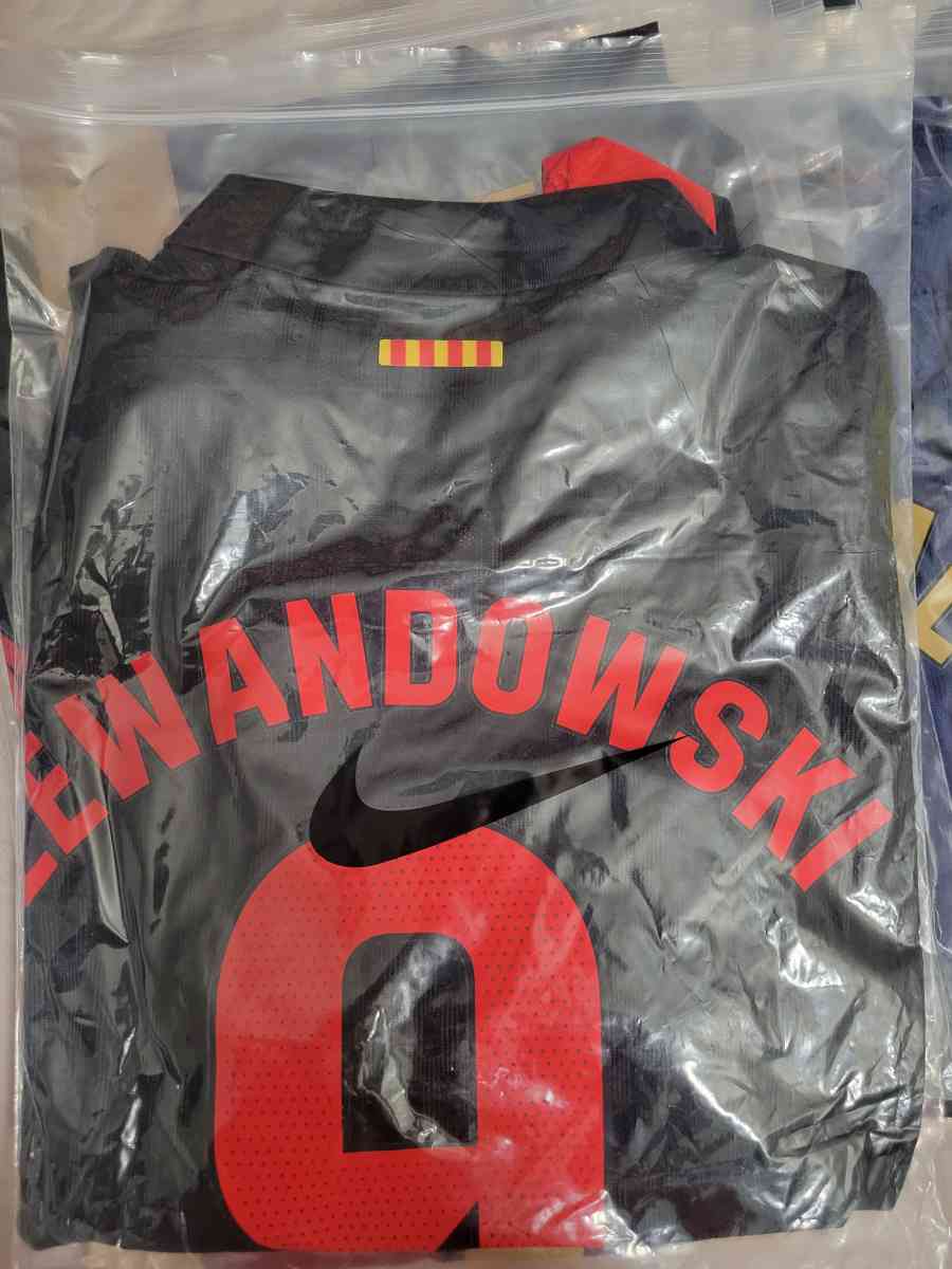 FC Barcelona Jersey Soccer Player Version Size L Lewandowski - Miami, Florida - FleaMarketBay